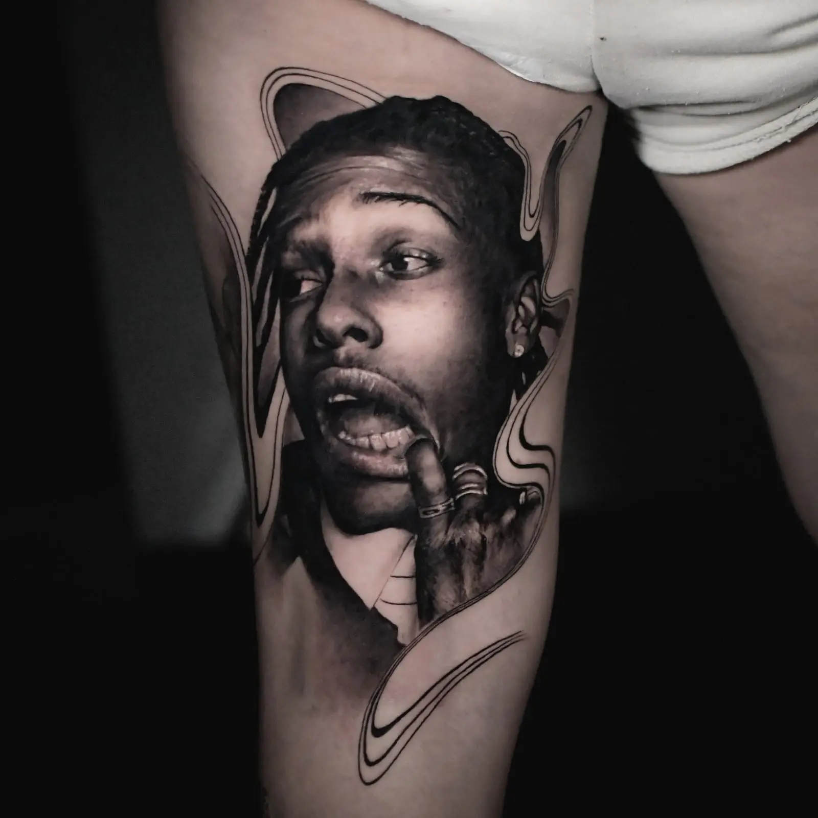 Realistische Tattoos Arbon — detaillierte Tätowierung in bester Qualität